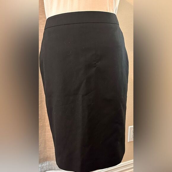 Ann Taylor Elegant Black Midi Skirt - Picture 3 of 5